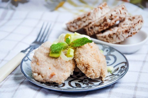 Dieta prăjituri de pește aburit într-un aragaz lent