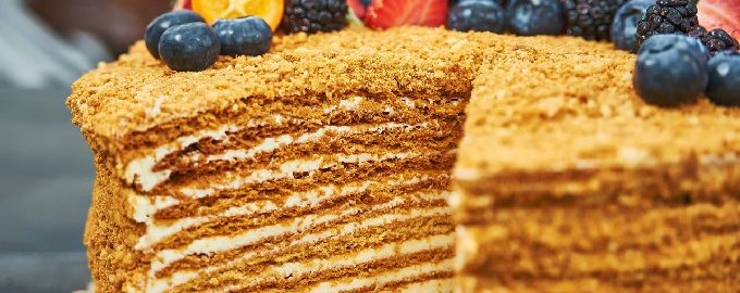 Tort de miere clasic - 10 rețete ușoare pas cu pas cu o fotografie