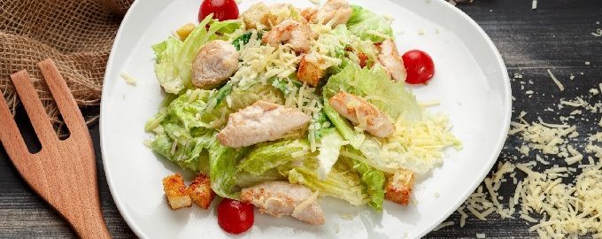 Caesar salad with classic chicken