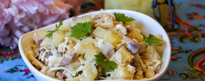 Smoked chicken and pineapple salad
